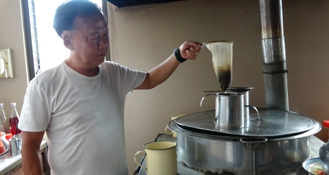 ชิวๆ  เชคอินริมถนนสตรีทอาร์ต   ฟินกับบรรยากาศร้านกาแฟโบราณ   ตำนานเมืองสตูล