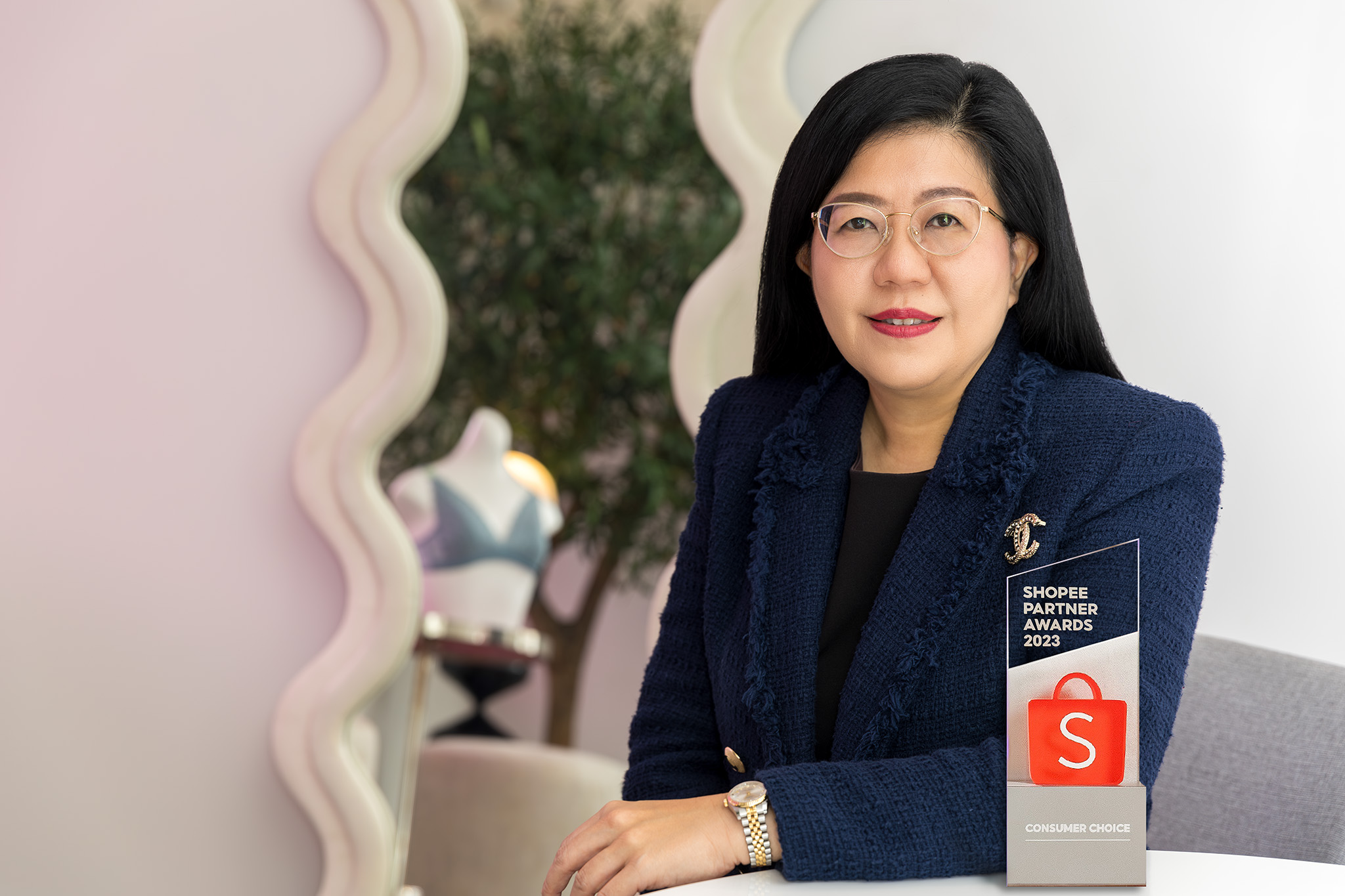 SABINA คว้ารางวัล Consumer Choice สุดยอดแบรนด์ครองใจนักช้อปจากเวที ‘Shopee Partner Awards 2023’