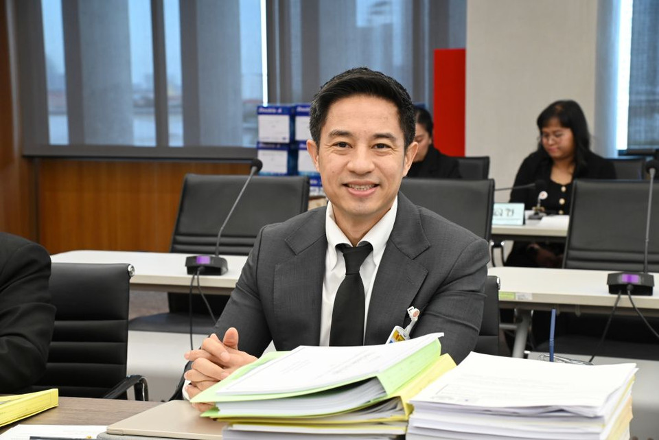 “กมธ.แก้รธน.”นัดถกเนื้อหาวาระสุดท้ายพรุ่งนี้! “นรเศรษฐ์” รับหลายปมยังขัดแย้งหนัก หวั่นยุบสภาทำแท้งเจตนารมณ์ประชาชน