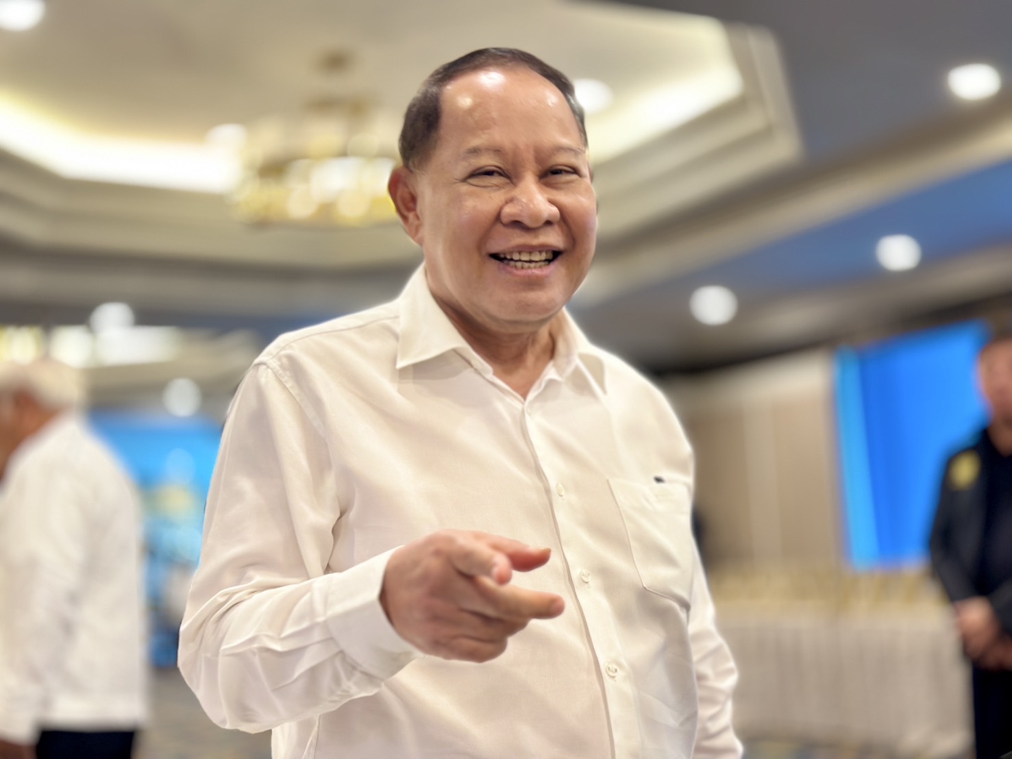 “เอกราช” สส. ภูมิใจไทย โผล่สังเกตการณ์ ประชุมพรรคกล้าธรรม ยอมรับจ่อเลือกซบ "เพื่อไทย" หรือ "กธ." 