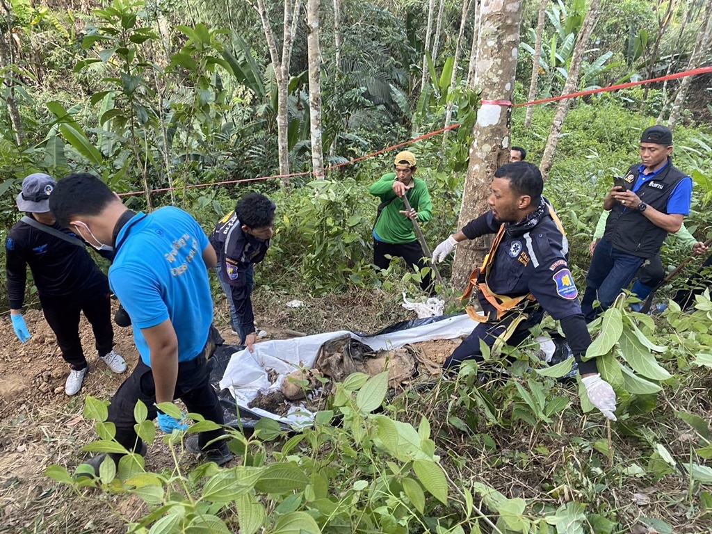 พบโครงกระดูกในสวนยางชายแดนพม่า เร่งส่งตรวจพิสูจน์