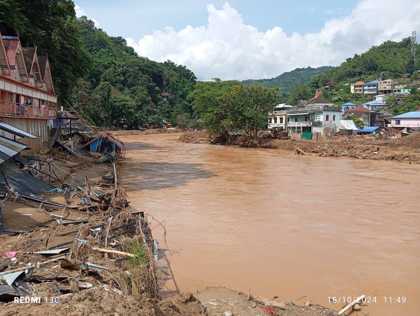 มหาวิทยาลัยแม่ฟ้าหลวง ลุยประเด็นขุดลอกแม่สาย พบชาวบ้านเกือบพันยังกังวลใจ กลัวกระทบซ้ำ หลังรัฐเดินหน้าขุดลอกแน่ก่อนฝนปีนี้