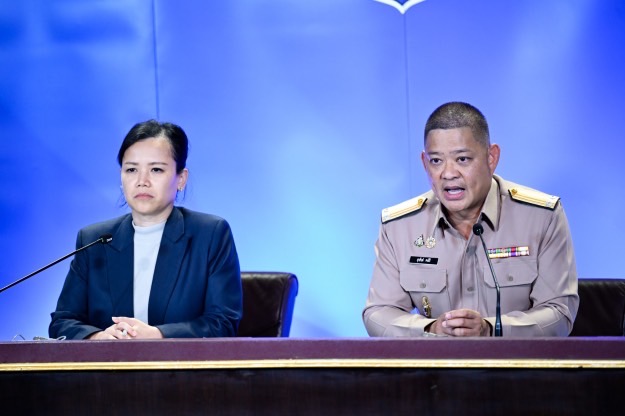 "ศบ.ทก." แถลงเหตุ ปะทะชายแดนไทย-กัมพูชา สั่งปิดทุกด่าน ตั้งศูนย์บัญชาการทางทหาร ให้ "ผบ.ทสส." ใช้กำลังทางทหารได้ 