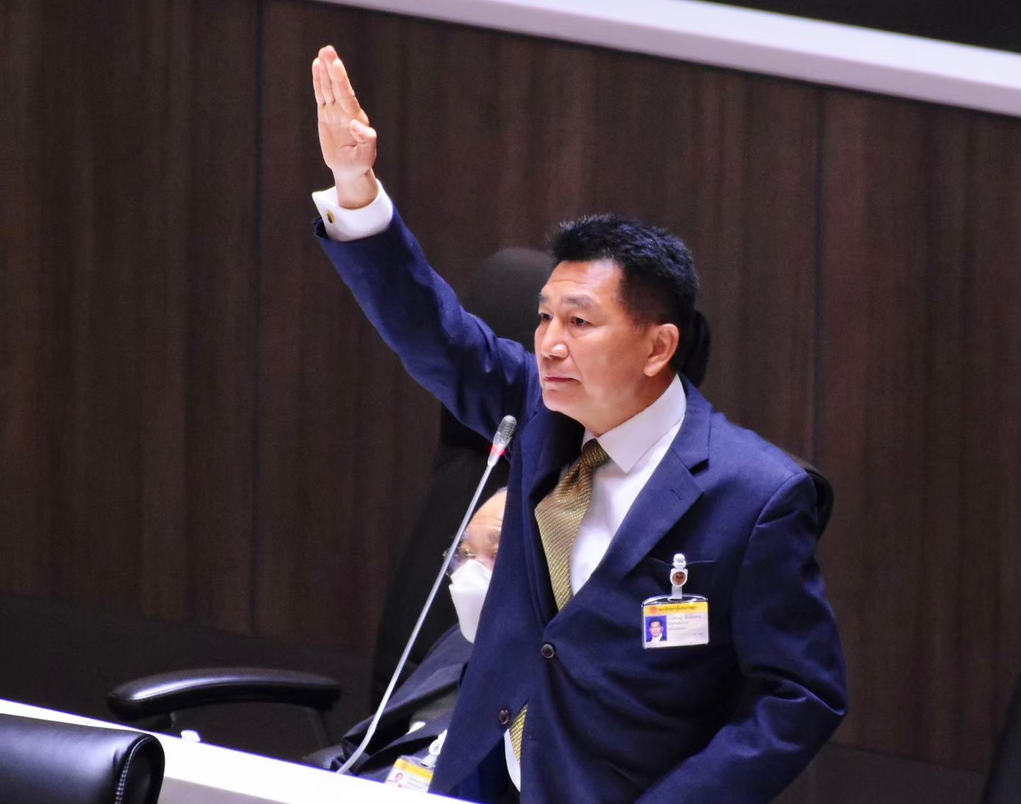 "พิเชษฐ์" ลั่น "ประธานสภา"  ต้องเป็นของ "เพื่อไทย" ซัด "ทีมเจรจาพรรค" แค่บุรุษไปรษณีย์ ไม่ใช่คนตัดสินใจ 