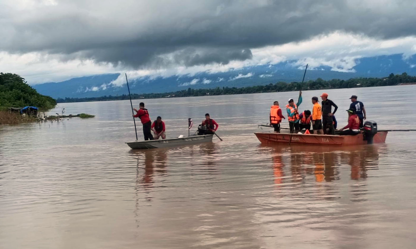 อดีตลูกจ้างการไฟฟ้าฯบึงกาฬลงน้ำโขงหาปลาวันพระตกเรือจมน้ำ 3 วันศพโผล่นครพนมไกลเกือบ 130 กม.