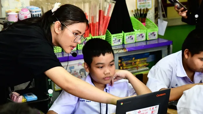 แก้ปมขาดครูแนะแนว! กทม. เตรียมเปิดสอบ 300 อัตรา พ่วงทักษะจิตวิทยาดูแลสุขภาพใจเด็ก