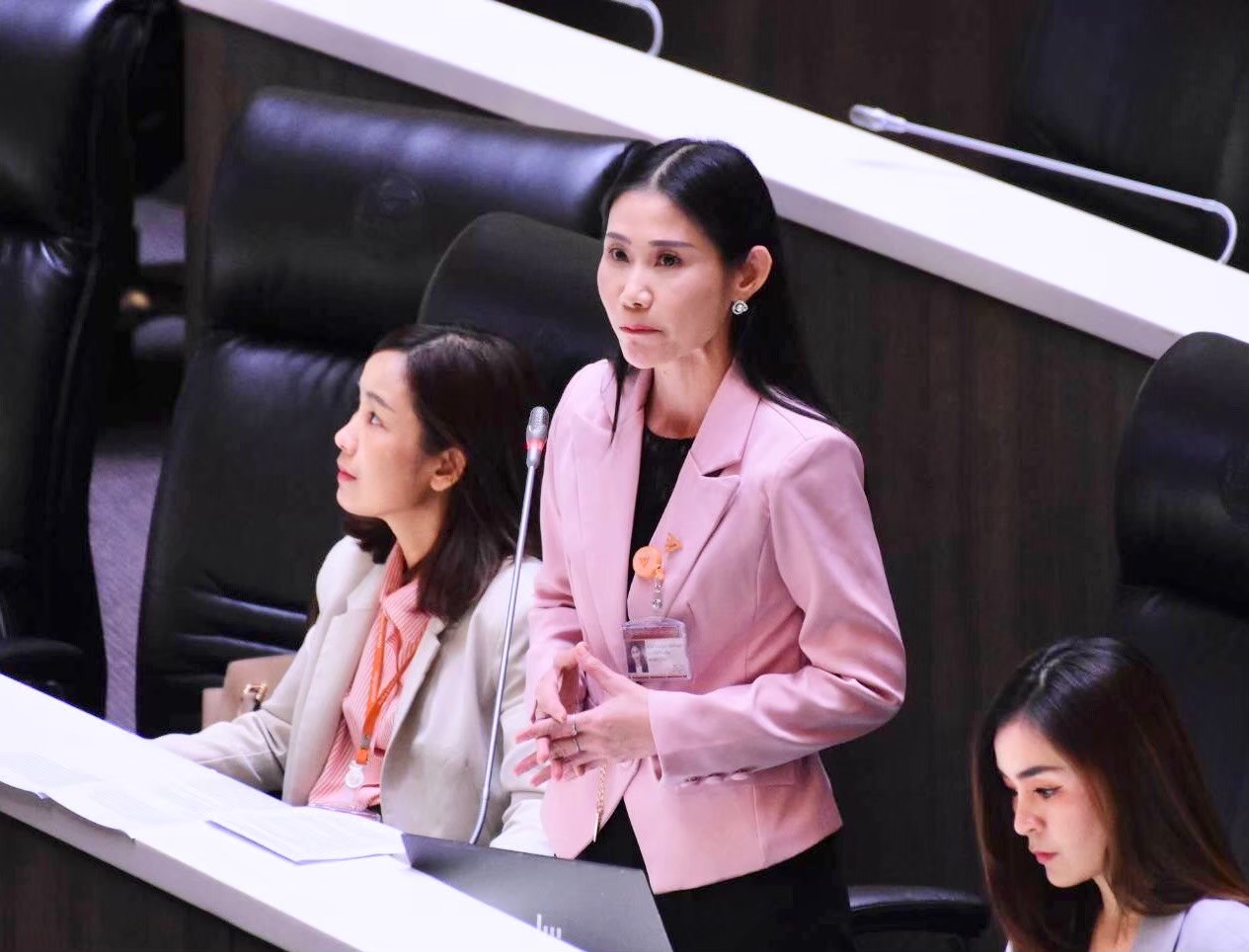 “หมออ๋อง” รวย12 ล้าน ด้าน “เบญจา แสงจันทร์” มีทรัพย์สิน 5 ล้าน 