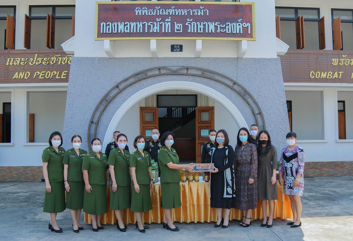 บริษัท อุตสาหกรรมนมไทยมอบนมยูเอชที ตรามะลิ และสินค้าอุปโภคบริโภคให้สมาคมแม่บ้านทหารบก ช่วยผู้เดือดร้อนจากโควิด