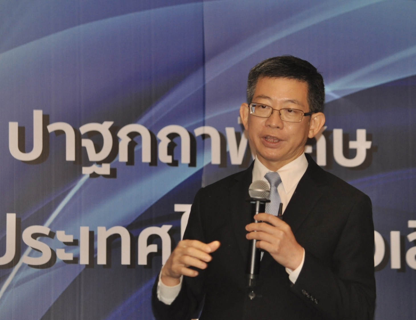 “กอบศักดิ์” บอก รัฐบาลใหม่เจอปัญหาศก.แน่ ชี้ นโยบายไม่เป็นเอกภาพ เหตุผสมหลายพรรค 