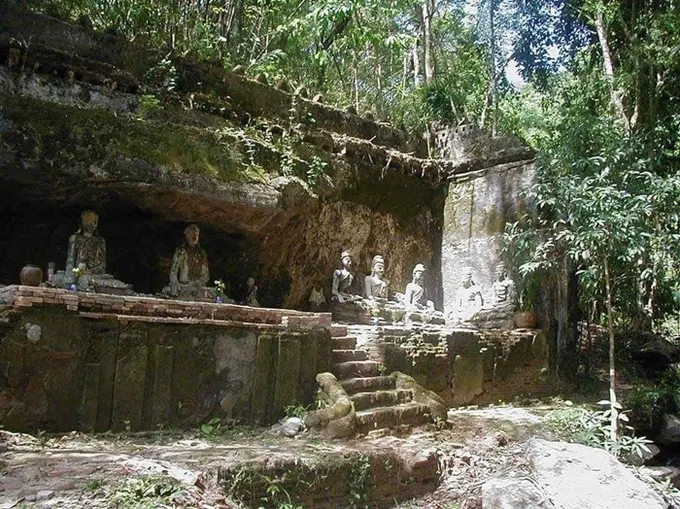 รอยสถานวัดผาลาด ศิลปะพม่าเมืองเชียงใหม่ ก่อนและหลังบูรณะ 