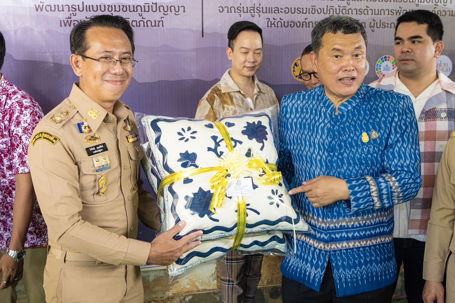  มหาดไทย จัดอบรมเชิงปฏิบัติการด้านการพัฒนาองค์ความรู้ให้กับองค์กรกลุ่มผู้ผลิต ผู้ประกอบการ 