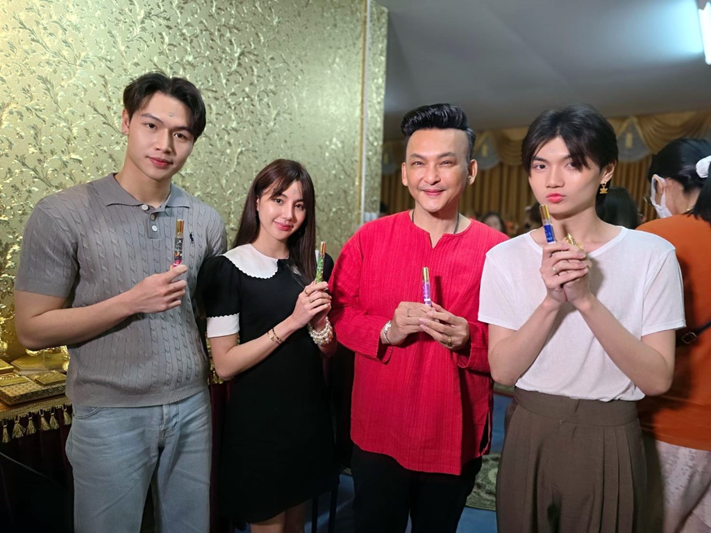 อาจารย์พิทักษ์ โค้ววันชัย จับมือ ชัช แทนกาย จัดงาน “คเณศจตุรถี” ประจำปี 2567 ดาราร่วมงาน...สุดปัง!!!