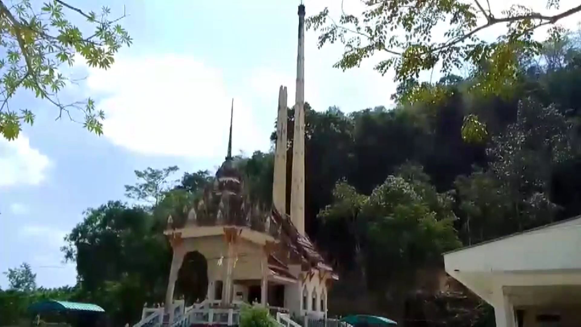 ปล่องเมรุเผาศพวัดดังนครศรีธรรมราชระเบิด คาดเกิดจากสภาพเก่าแก่และใช้งานหนัก 
