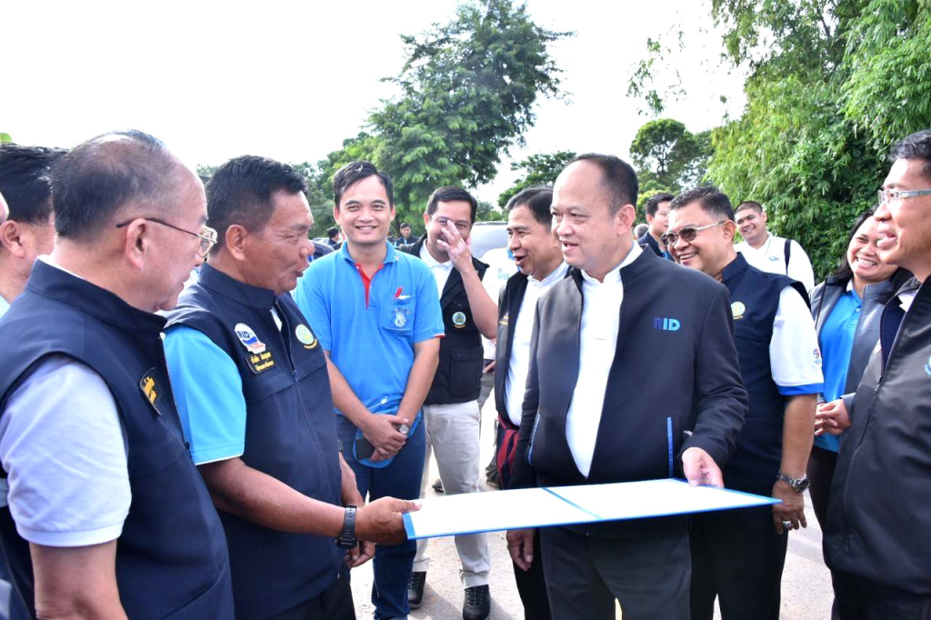 อธิบดีกรมชลฯ ตรวจเยี่ยมโครงการส่งน้ำและบำรุงรักษาห้วยโมง ถกแผนพัฒนาบริหารน้ำ
