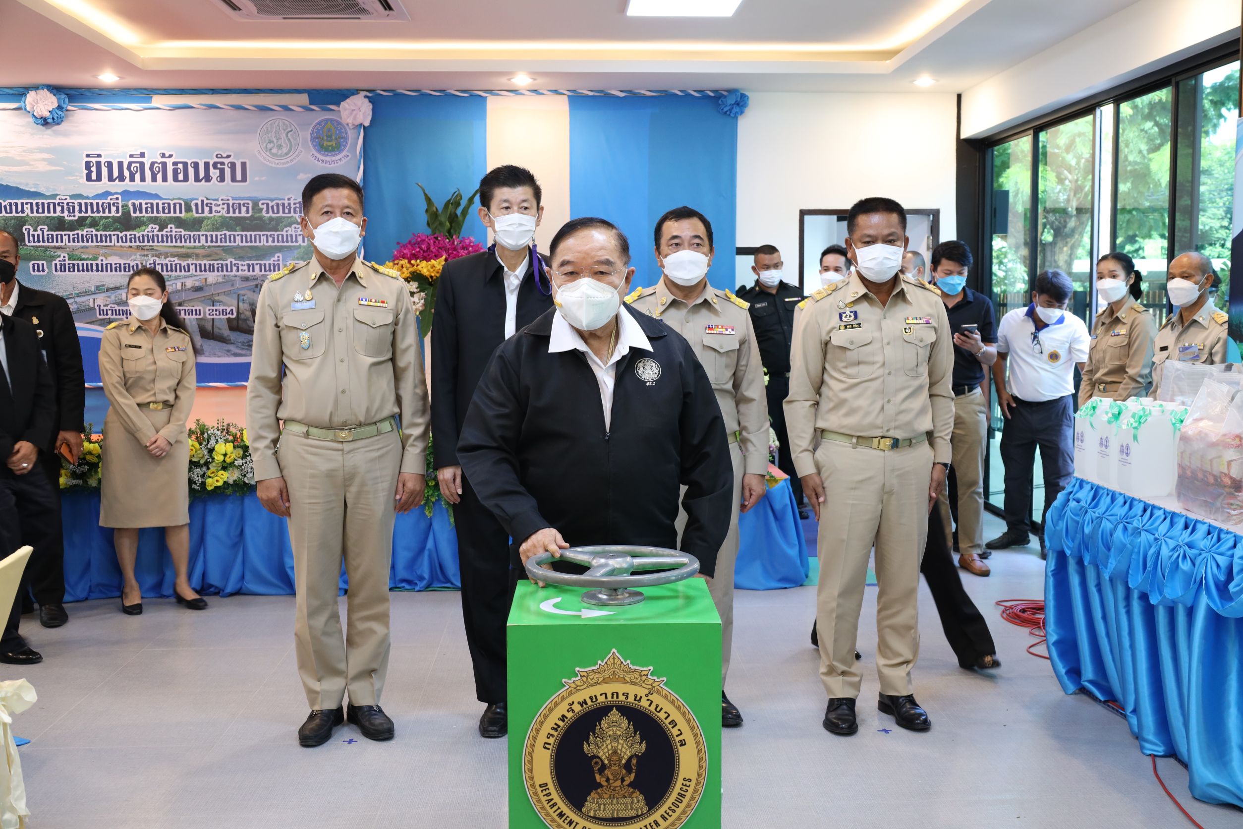 “บิ๊กป้อม” ลงพื้นที่เมืองกาญจน์ ขับเคลื่อนโครงการผันน้ำเขื่อนศรีนครินทร์ เพื่อประโยชน์ประชาชน