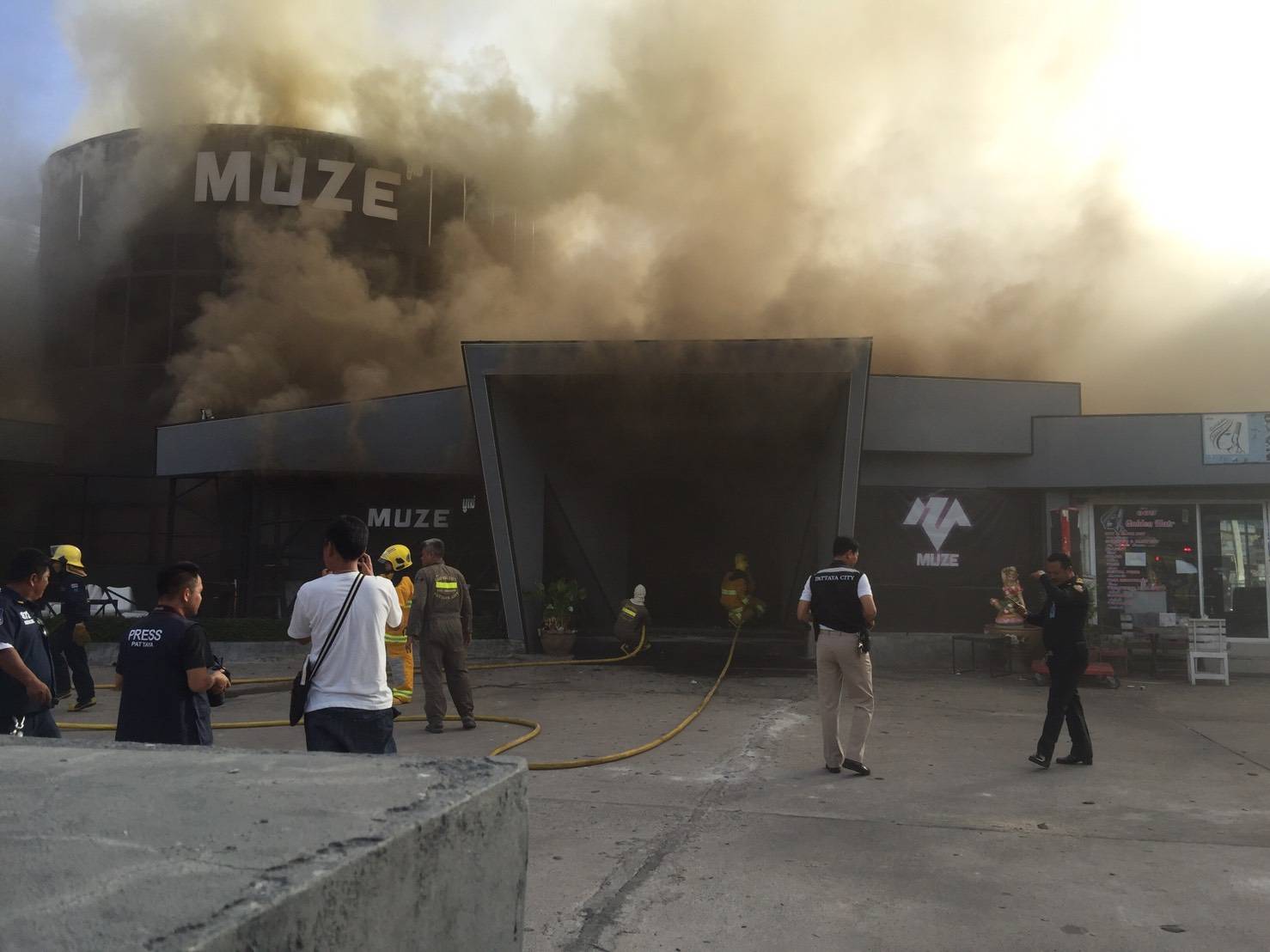 ด่วน! ไฟไหม้ผับ "MUZE" ผับดัง กลางเมืองพัทยา วอดนับ 10 ล้าน