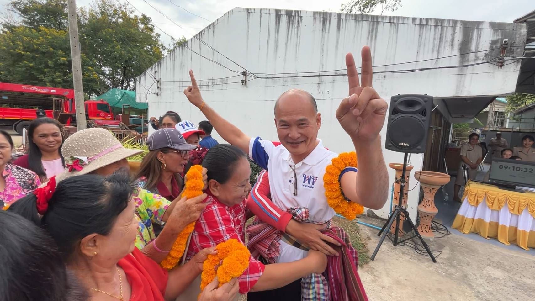ทต.พระลับเลือกตั้งสุดคึก'พงศกร'จับมือ'วัฒนา'ประกาศหนุน'พงศ์ธร'สวมเสื้อเพื่อไทย ลงป้องกันแชมป์อีกสมัย  