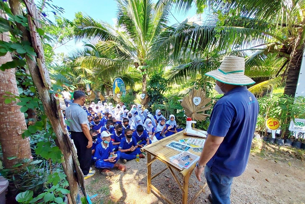 มูลนิธิเจริญโภคภัณฑ์ฯ สานต่อ “โครงการพัฒนาอาชีพตำบลปากรอ” สร้างอาชีพมั่นคงเกษตรกร 