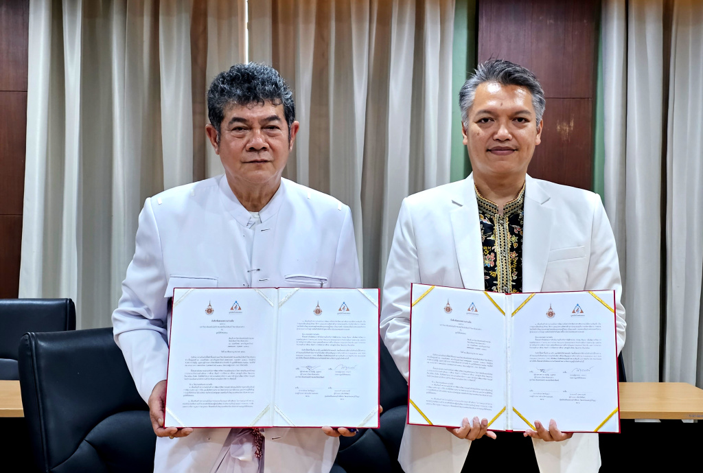 มูลนิธิดั่งพ่อสอน MOU วิทยาลัยเพาะช่าง ผุดโครงการ "ศาสตร์ ศิลป์ ดิน สยาม" รณรงค์ "วันดินโลก"