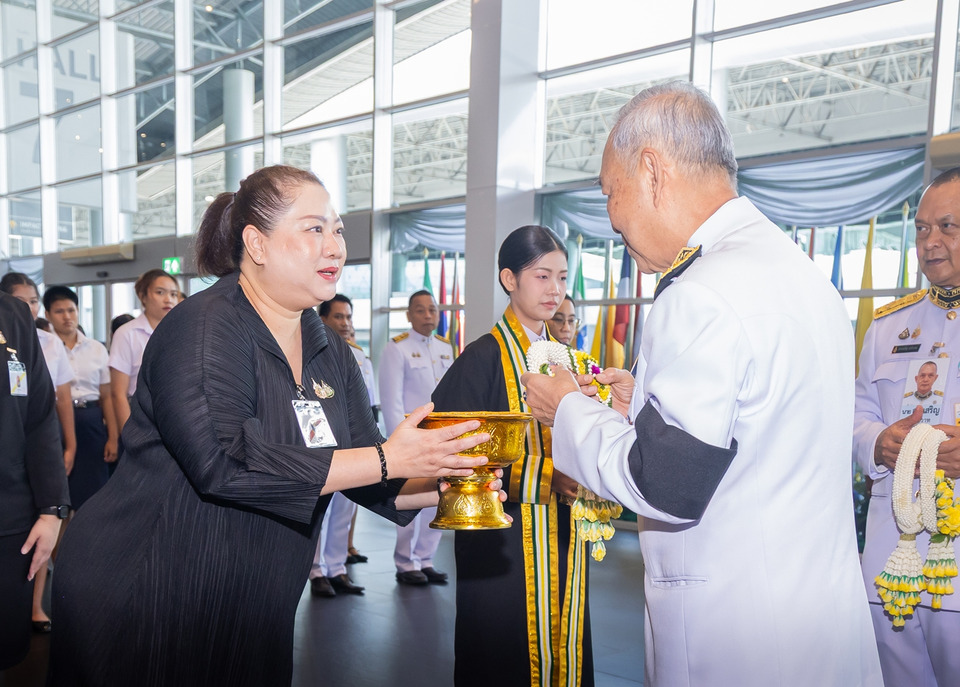 องคมนตรี เป็นผู้แทนพระองค์ มอบปริญญาบัตรแก่ผู้สำเร็จการศึกษา จากมหาวิทยาลัยการกีฬาแห่งชาติ ประจำปีการศึกษา 2567