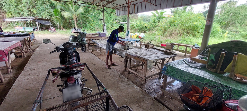 ยะลาวิกฤต! น้ำท่วมกระทบสินค้าขาดตลาด น้ำมัน–ผักสด–อาหารทะเลไม่พอขาย ปั๊มปิดทั้งเมือง