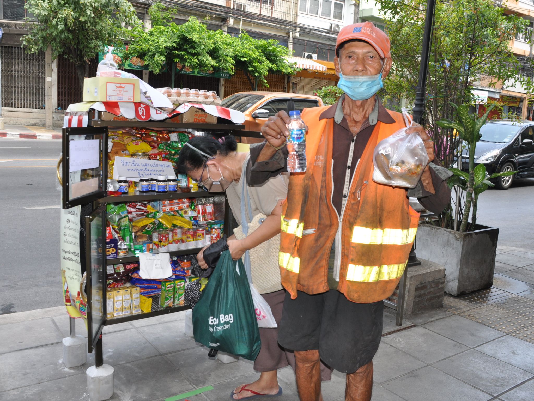สุดตื้นตันน้ำใจคนไทย"แบ่งปัน-ไม่ทิ้งกัน"