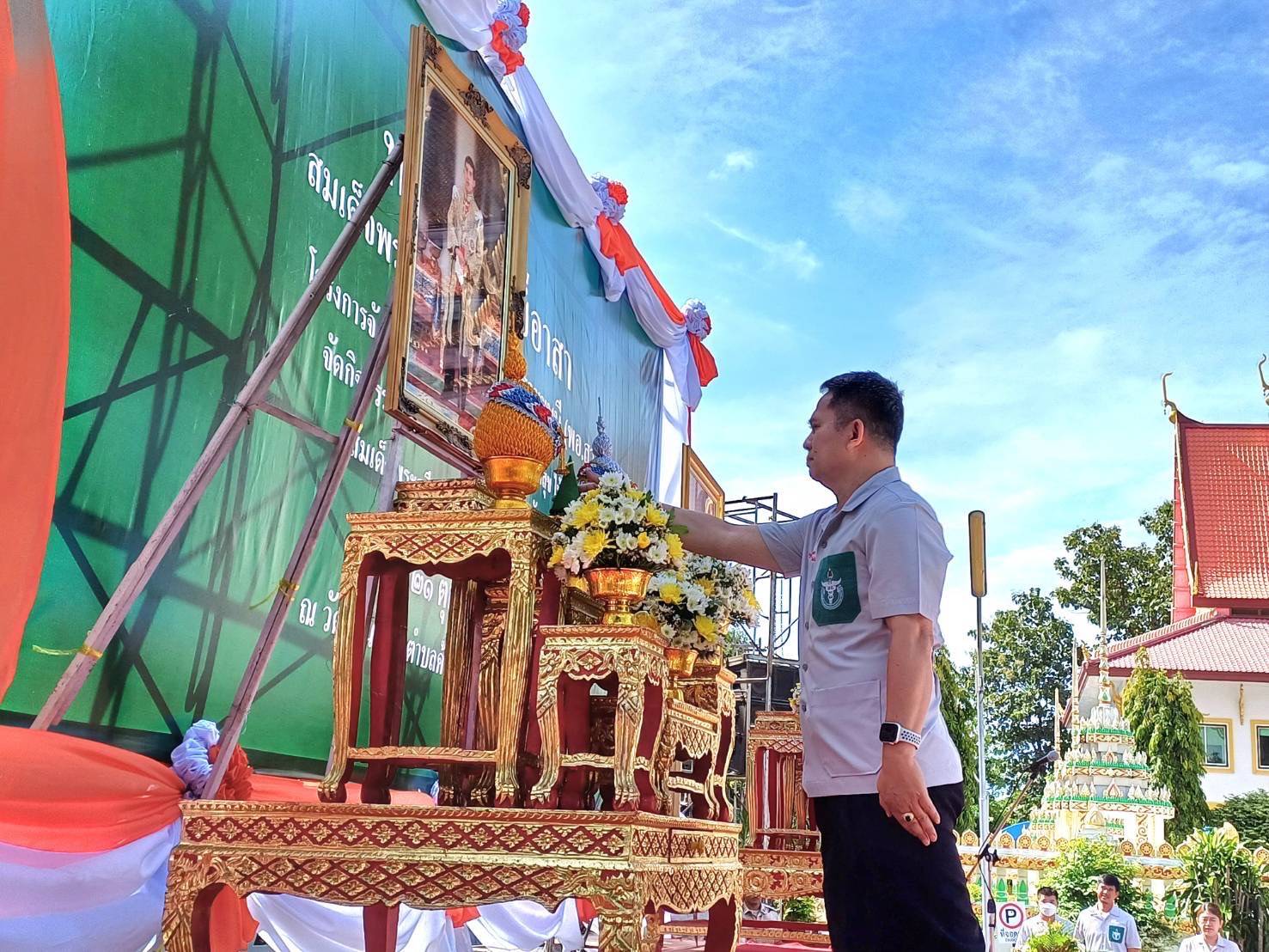 ยโสธรออกหน่วยแพทย์เคลื่อนที่พอ.สว.และโครงการจังหวัดเคลื่อนที่เพิ่มรอยยิ้มเติมความสุขให้คนในจังหวัด