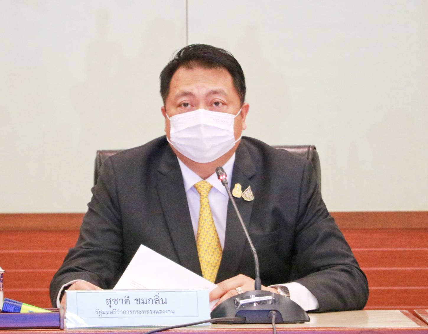 รมว.แรงงาน เผยช่วยเหลือแรงงานในแคมป์ก่อสร้างไร้ปัญหา ส่งอาหารพร้อมดูแลทุกมื้อ