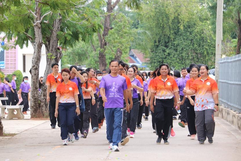 “ชุมชนคงวิทยา” ผุดไอเดีย “ครู-นร.น้ำหนักเกิน ผอ.พาเดินวันละชั่วโมง”
