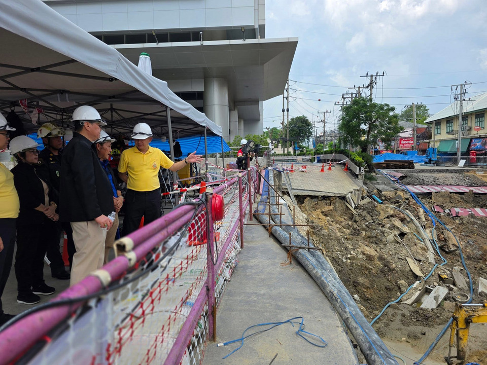 ปลัด กทม. ตรวจความคืบหน้าหลุมยุบ กำชับความปลอดภัย–ซ้อมแผนอพยพเจ้าหน้าที่