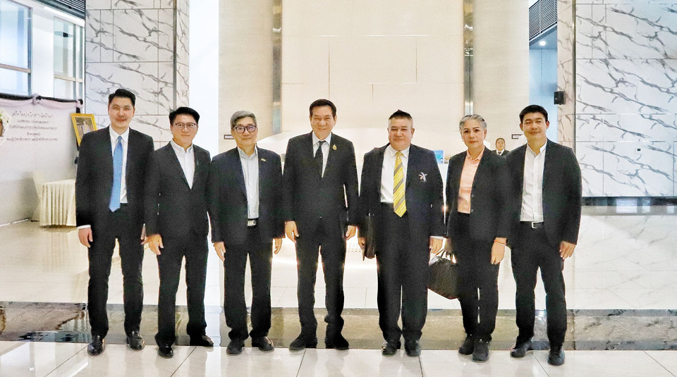 สหพันธ์ขนส่งฯ ชงคลังออก Soft Loan ดอกเบี้ย 1% นาน 5 ปี หนุนเปลี่ยนผ่านพลังงานสู่ EV แก้ต้นทุนสูงรถบรรทุกไฟฟ้า