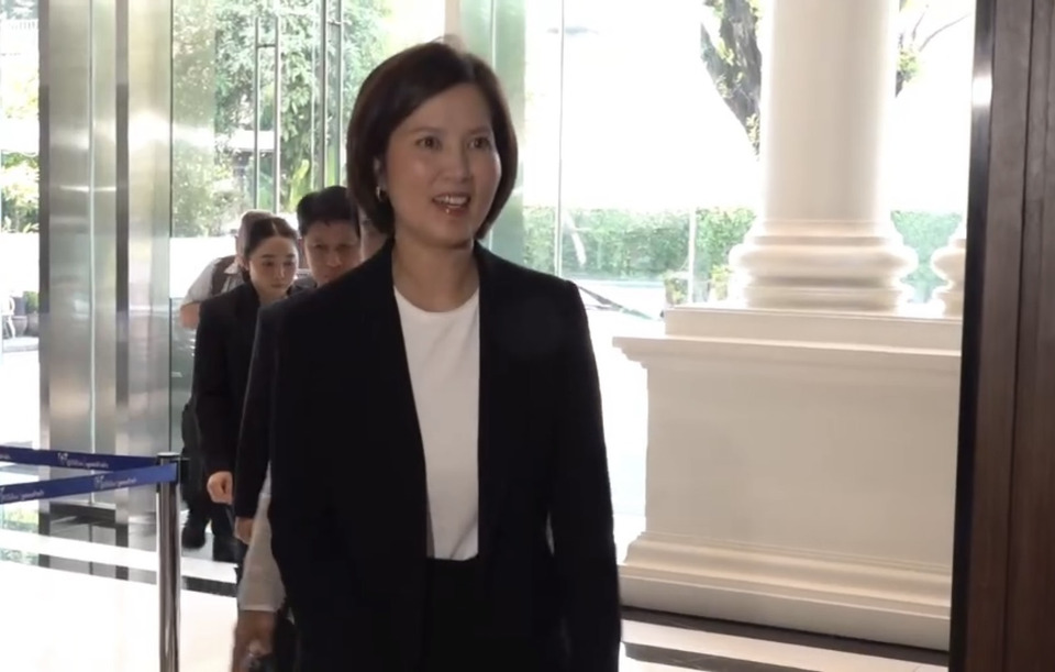 “ตรีนุช” ปรากฏตัว ก่อนประชุมสส.ภูมิใจไทย บอกมาในฐานะพรรคร่วม ส่วนร่วมรัฐบาลหรือไม่ให้รออัพเดท