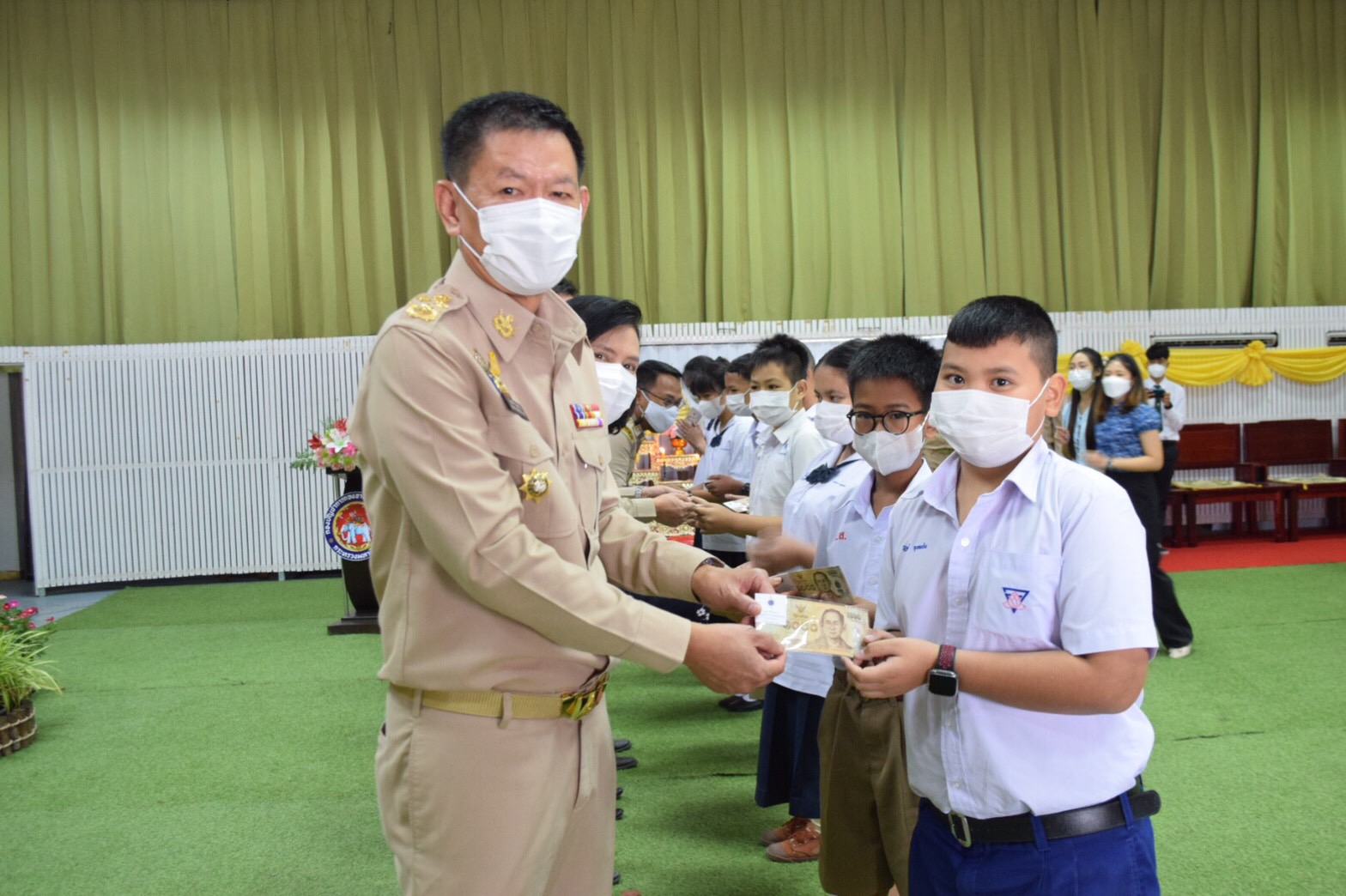 จังหวัดอ่างทอง จัดกิจกรรมเนื่องในวันคล้ายวันสถาปนากองอาสารักษาดินแดน