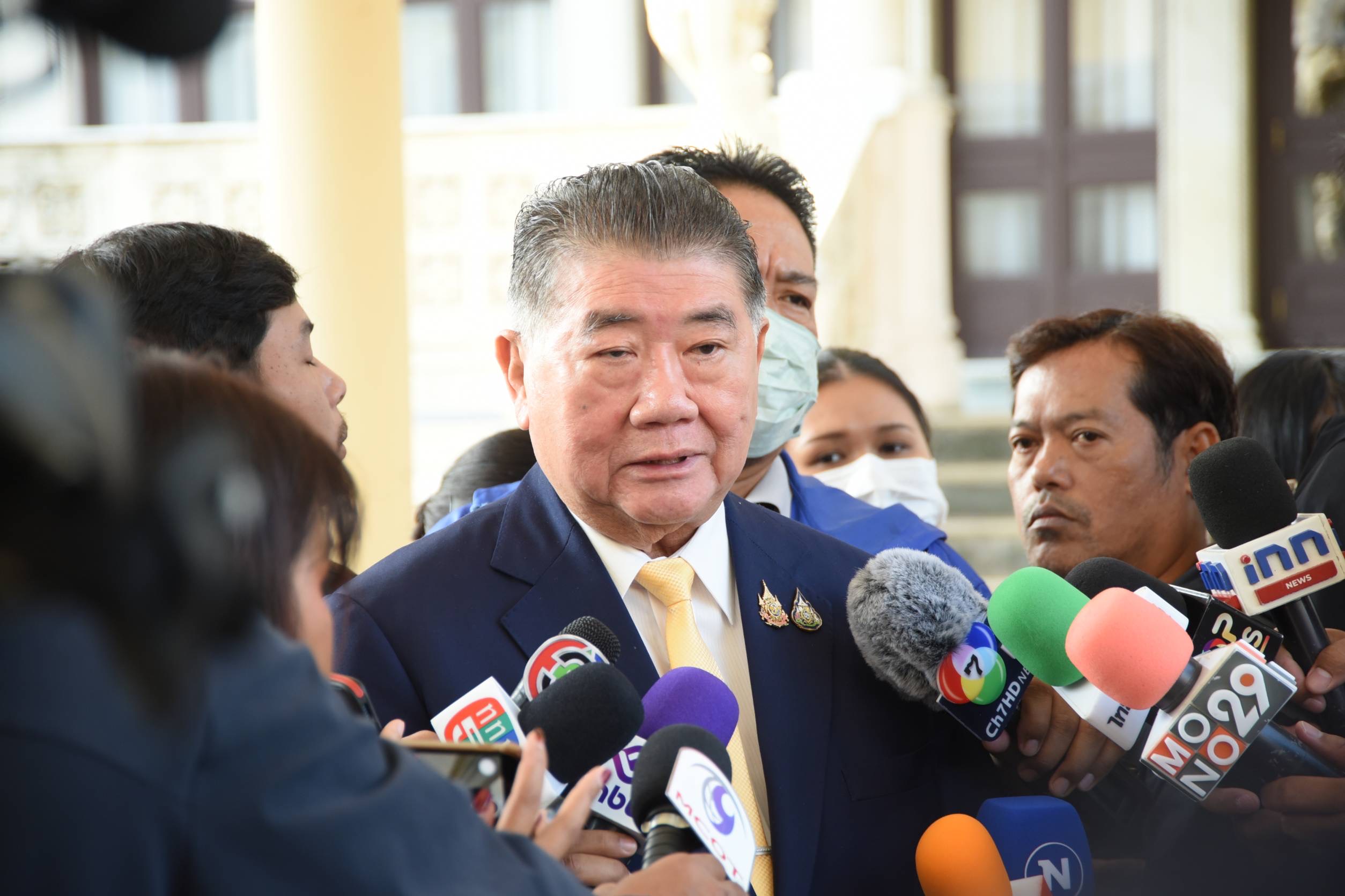 "ภูมิธรรม" ถามคนไทยแบกไหวไหม ? สวน "กัณวีร์” แนะหางานให้ผู้อพยพทำ เหน็บ "พรรคประชาชน" คิดดี แต่ไม่รู้ทำได้หรือไม่