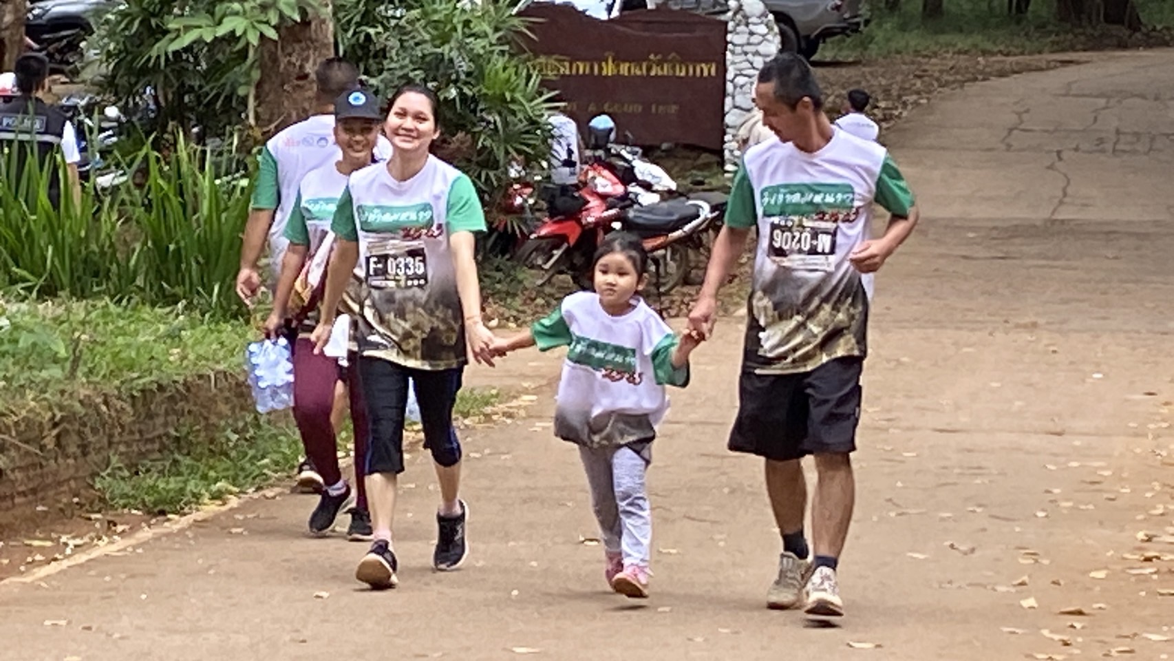700 กว่าชีวิต วิ่งท้าลมหนาว ท่ามกลางสายหมอก ณ อำเภอปางมะผ้า จ.แม่ฮ่องสอน 