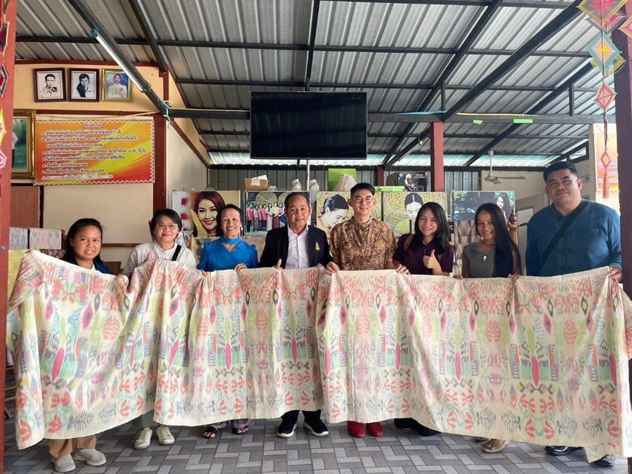 สศร.จับมือดีไซเนอร์ยกระดับผ้าไทยร่วมสมัยสู่ตลาดโลก