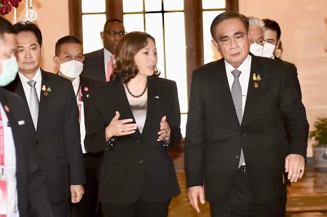 "บิ๊กตู่" มอบ "ดอกพุดเศรษฐีสยาม" ให้ "คามาลา แฮร์ริส" สร้างความประทับใจวันมาเยือนทำเนียบฯ