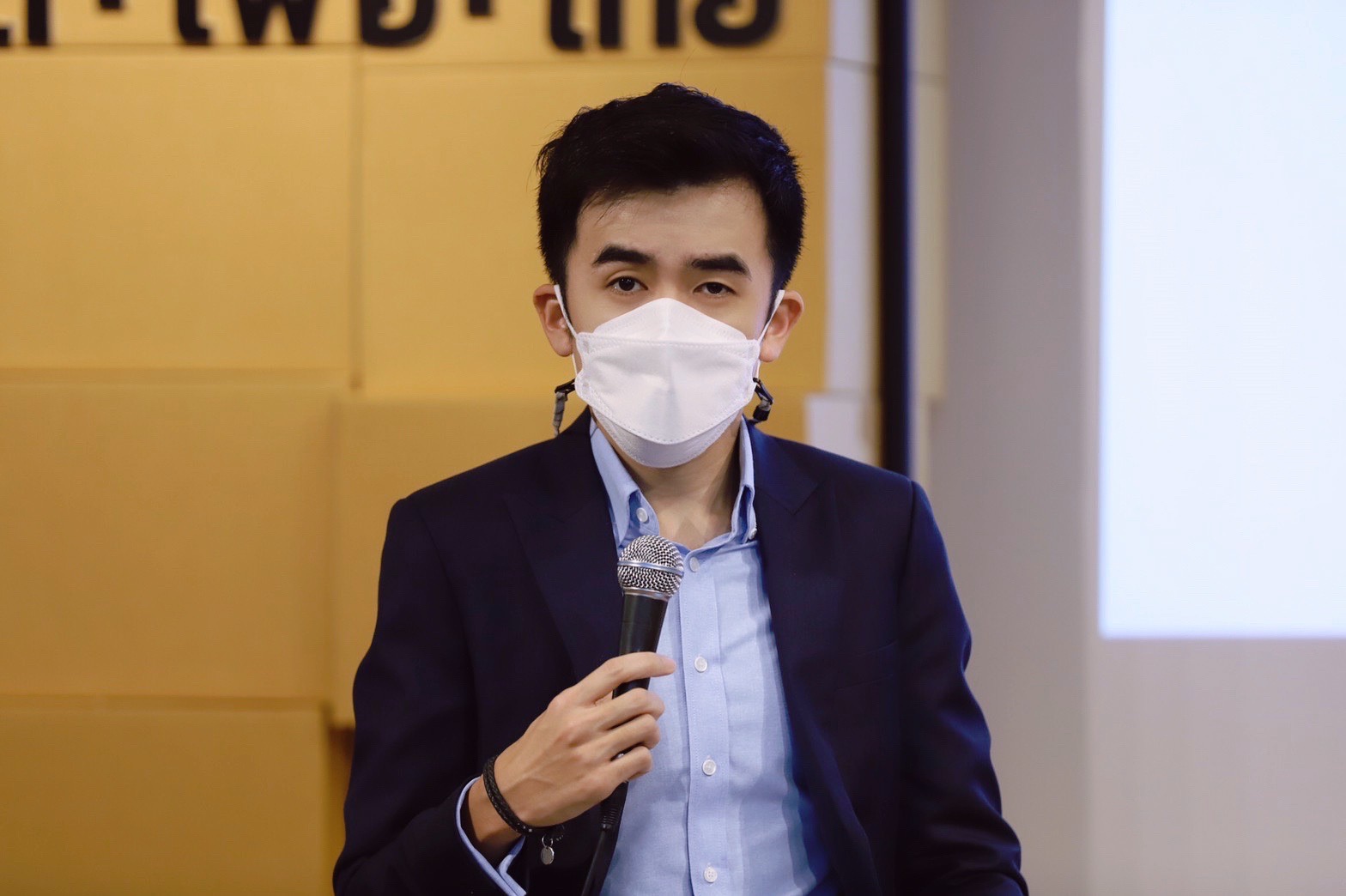 "เพื่อไทย" ถาม "ประยุทธ์" ลดภาษี "เหล้า-ไวน์" เอื้อใคร ซ้ำเติมสุราพื้นบ้านไทย ไม่เคยไปถึงเวทีโลก 