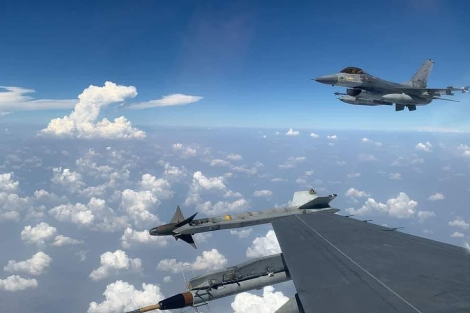 “กองทัพอากาศ” ส่ง F-16 โจมตีฐานทหารกัมพูชา พื้นที่โจกเจย–เปรยจัน ชายแดนสระแก้ว