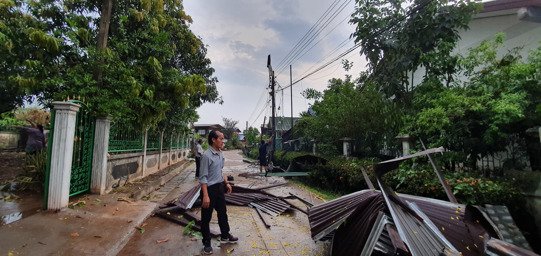 หนองคาย พายุฤดูร้อนพัดถล่มบ้านเรือนเสียหาย 