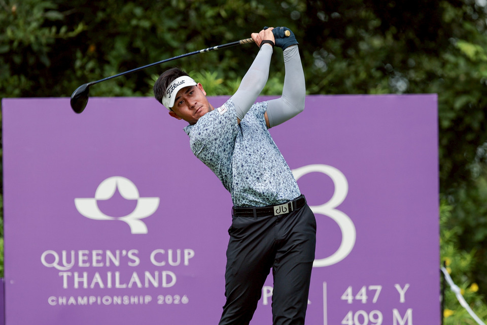 ฝนถล่มริเวอร์เดล! 36 นักกอล์ฟเล่นไม่จบ "ฐิติพัศ" ขึ้นนำศึก Queen’s Cup 2026