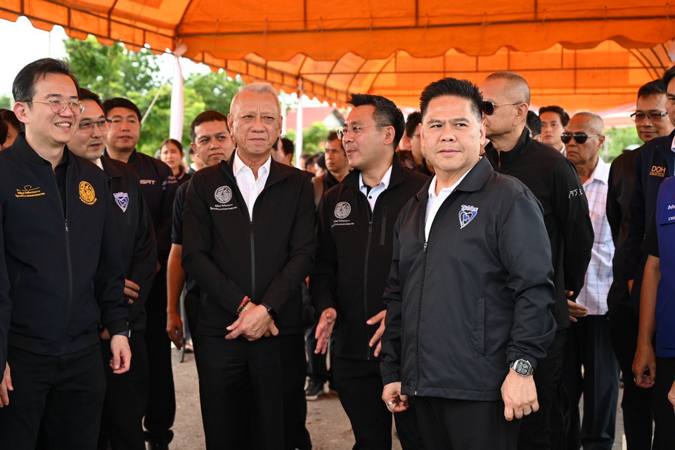 “วราวุธ” จี้คมนาคมเร่งซ่อมถนนชำรุดสุพรรณบุรี “พิพัฒน์” รับลูก สั่ง 5 หน่วยงานดันเมืองเศรษฐกิจมูลค่าสูง