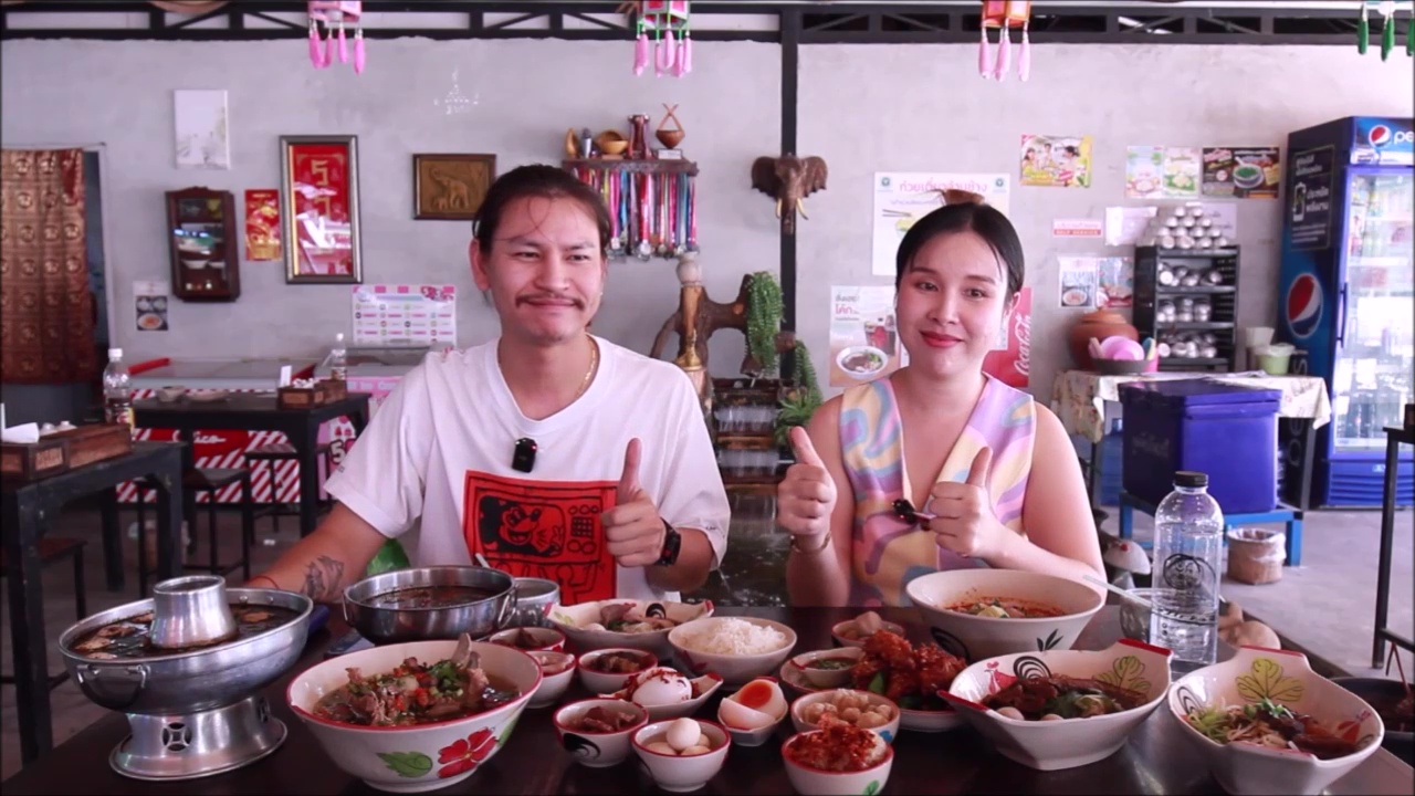 ก๋วยเตี๋ยวล้านช้างเมืองอุดรฯ อร่อยจนต้องยกซดหมดถ้วย เผยที่มาของร้านฝันเห็นพ่อตาหัวล้านต้องขายเตี๋ยวล้างหนี้เป็นล้าน