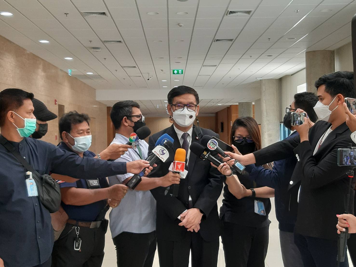 "สมชัย" ชี้ "พรรคเล็ก" ตัวแปรสำคัญ จับตาอำนาจต่อรองศึกอภิปรายฯ เชื่อ "บิ๊กป้อม" บอกยุบสภาฯหลังเอเปคแค่เทคนิคทางการเมือง