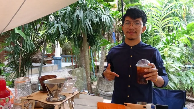 หนุ่มวิศวะเจอพิษโควิดกลับบ้านเกิดเปิดร้าน “กาแฟดริป” สร้างโรงเรือนอัจฉริยะ