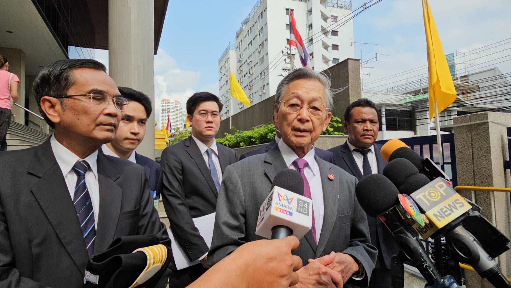"ชวน" กรีด "ทักษิณ" หายป่วยเป็นเรื่องดี แต่รู้กันทั้งเมืองว่ารัฐบาลละเลยความเสมอภาค-สร้างความเหลื่อมล้ำ 