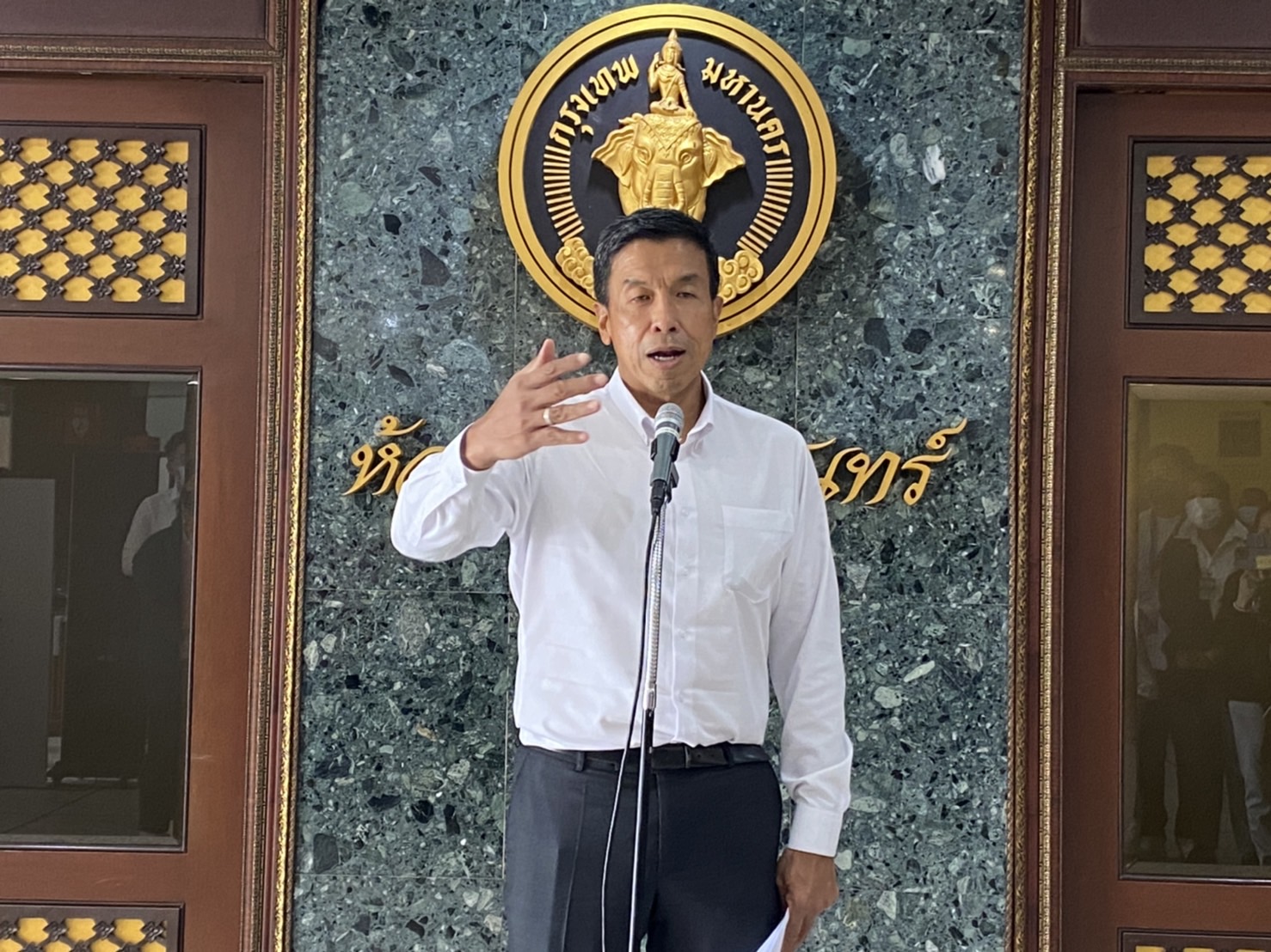 ชัชชาติ ปลื้มทราฟฟี่ ฟองดูว์ ได้รับความนิยม เล็งเขตแข่งขันแก้ปัญหา เตรียมประเมินตัวชี้วัดการทำงานขรก.แบบใหม่