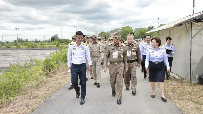 "องคมนตรี" ติดตามความก้าวหน้าการดำเนินงานโครงการฟาร์มทะเลตัวอย่างฯ จังหวัดเพชรบุรี