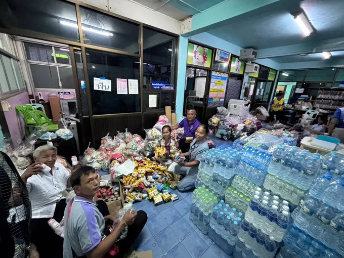 สกลนคร อบจ.สกลนคร นำสิ่งของไปช่วยเหลือผู้ประสบอุทกภัยในพื้นที่ จ.หนองคาย