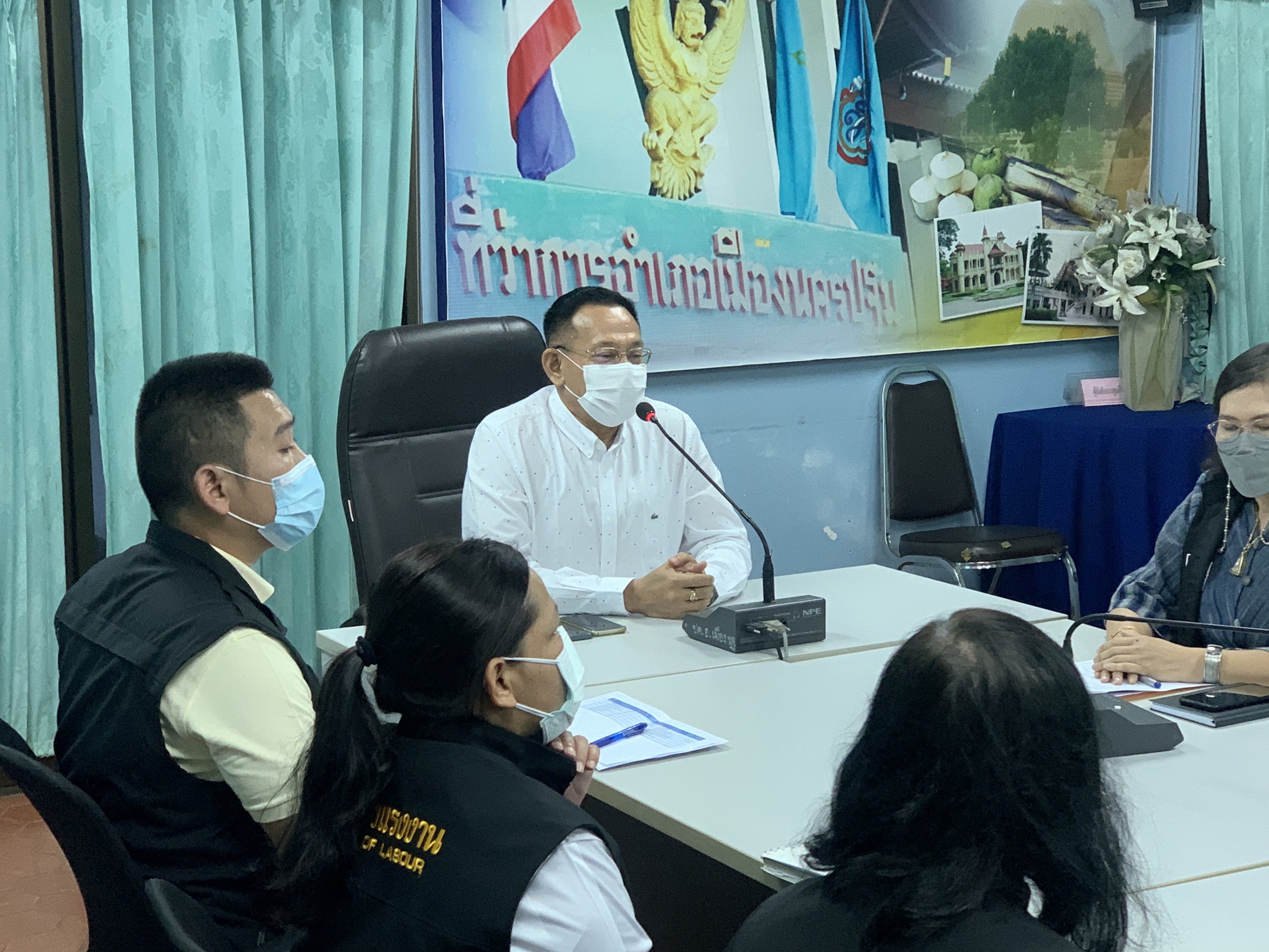 สำนักงานแรงงานจังหวัดนครปฐม  สนธิกำลังปราบปรามการค้ามนุษย์ด้านแรงงานและกวดขันแรงงานต่างด้าวผิดกฎหมาย    	